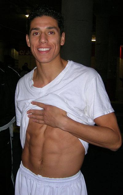 Waschbrettbauch aus Eckernförde, 29 Jahre alt